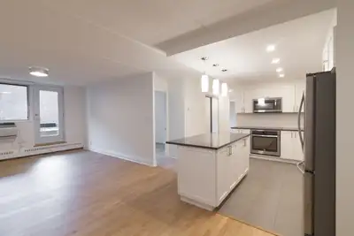 Westmount, 2 balconies, gym, pool, sauna - ID 949