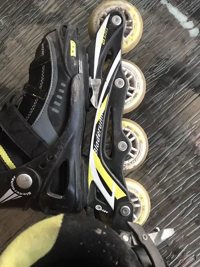 Used rollerblades in Skates & Blades in Laval / North Shore - Image 3