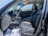 2017 Infiniti QX50 AWD 3.7L V6. 158,000km Clean title and safetied. Leather interior Sunroof Power s... (image 9)
