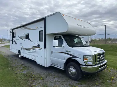 ***Consignation / Payez une seule taxe !!*** Superbe motorisé classe C 2014 Winnebago Minnie Winnie...