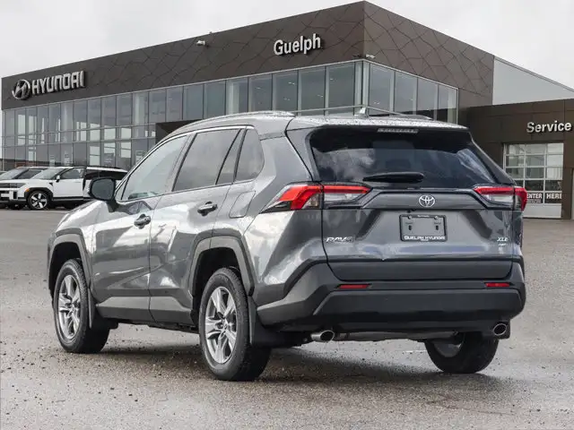 2022 Toyota RAV4 XLE AWD | Sunroof | Heated Steering | CarPlayS in Cars & Trucks in Guelph - Image 7
