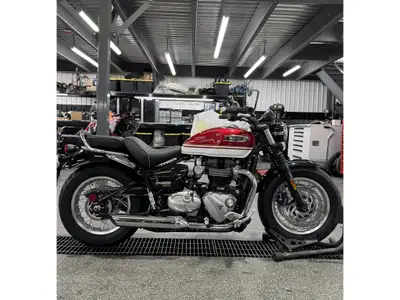 2026 Triumph BONNEVILLE SPEEDMAST Triumph BONNEVILLE SPEEDMAST 2026 Les photos peuvent être à titre...