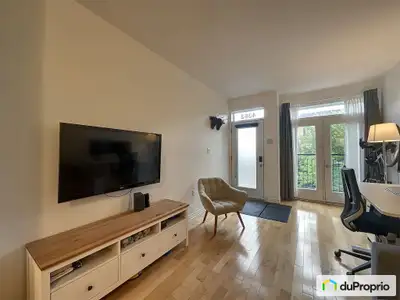 Traduction automatique Condo moderne de 2 chambres dans l'un des meilleurs quartiers de Montréal, Pl...