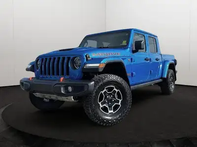 This Jeep Gladiator has a dependable Regular Unleaded V-6 3.6 L/220 engine powering this Automatic t...