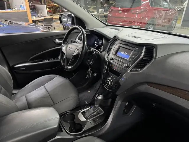 2017 Hyundai Santa Fe Sport AWD 4dr 2.4L Premium in Cars & Trucks in Longueuil / South Shore - Image 11