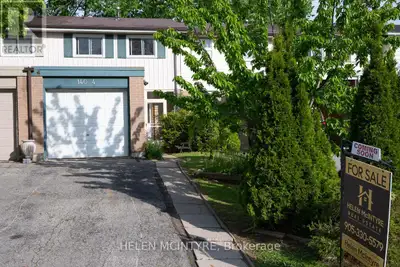 Tucked away on a quiet cul-de-sac in Oakville's desirable College Park community, #4-140 Ripley Cour...
