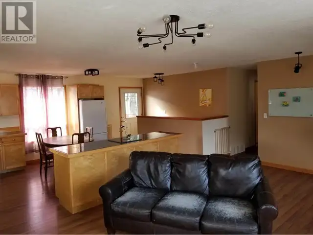 806 4TH AVENUE McBride, British Columbia in Houses for Sale in Quesnel - Image 8
