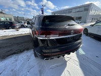 Welcome to Country Hills Volkswagen 2025 Volkswagen Atlas Cross Sport Execline Our team of knowledge... (image 6)