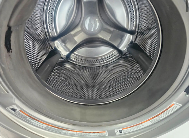 WOW Whirlpool 27" Grey Frontload Stackable Washer Dryer Set in Washers & Dryers in Hamilton - Image 4