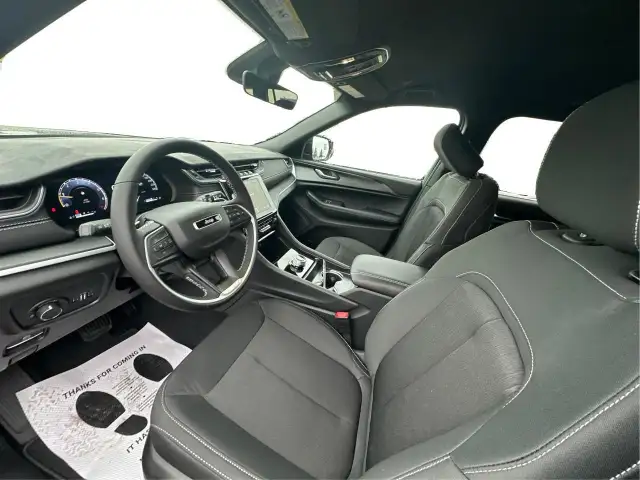 2025 JEEP GRAND CHEROKEE L EDITION WITH 3 ROW SEATING in Cars & Trucks in Red Deer - Image 17