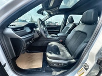 This Dealership Service Loaner Demo 2025 Jeep Grand Cherokee Altitude 4x4 has the 3.6L Pentastar Vvt... (image 6)