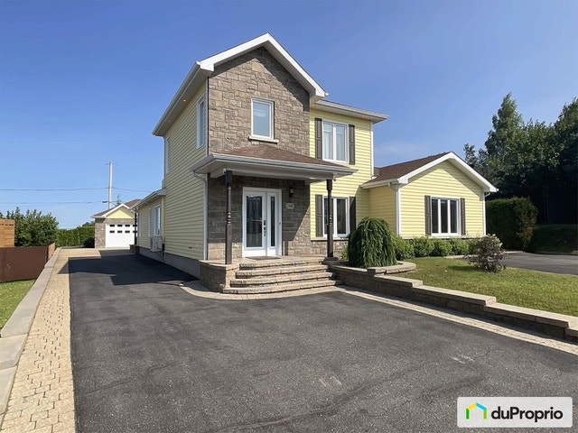 $735,000 - Intergenerational for sale in Alma — photo 1