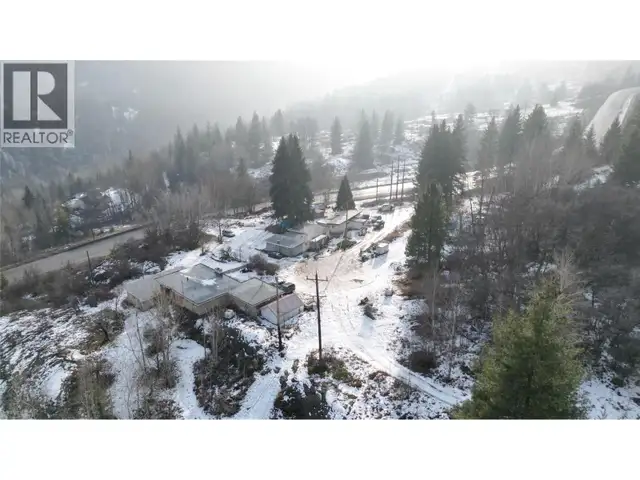 1381 3B Highway Warfield, British Columbia in Houses for Sale in Nelson - Image 11