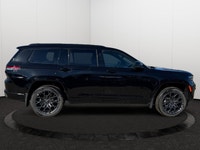 This 2025 JEEP GRAND CHEROKEE L SUMMIT 4X4 has the following options Palermo Leather Seats, Dual-Pan... (image 5)