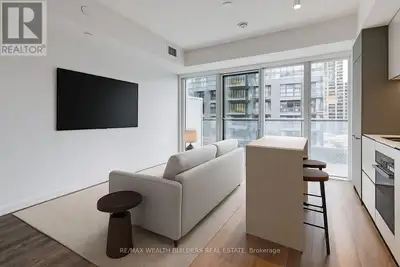 305 - 117 BROADWAY AVENUE Toronto (Mount Pleasant West), Ontario