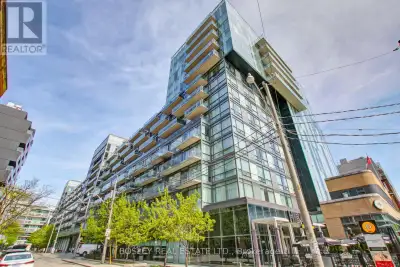 Experience the best of King West at the private residences of 1 Hotel Toronto. This elegant suite pa...