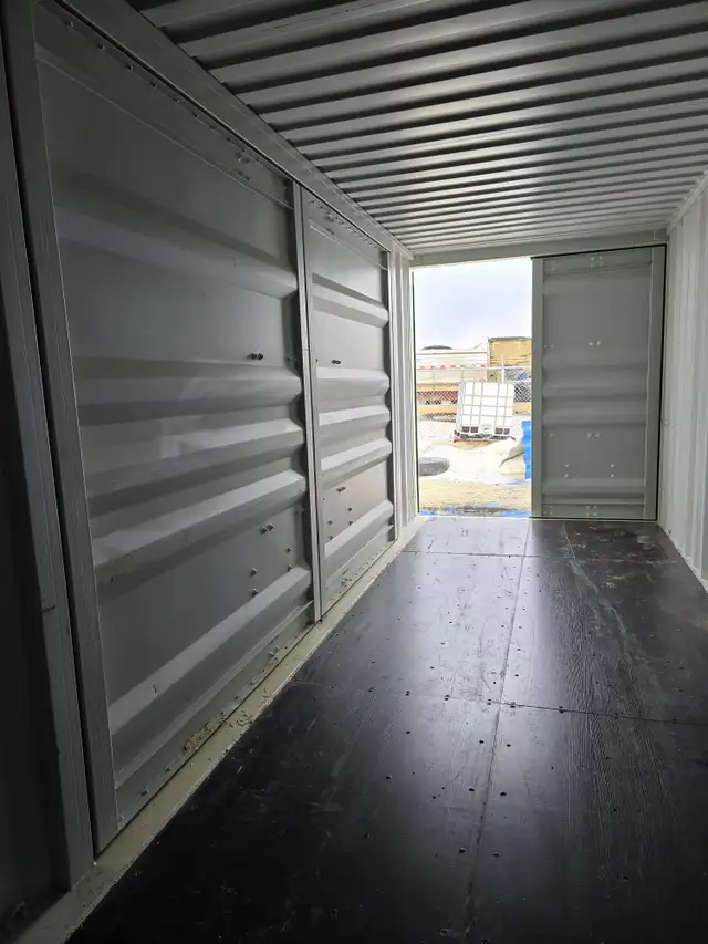 Extra Wide doors 13ft x 2 / New 40' Shipping Container for Sale in Storage Containers in Winnipeg - Image 7