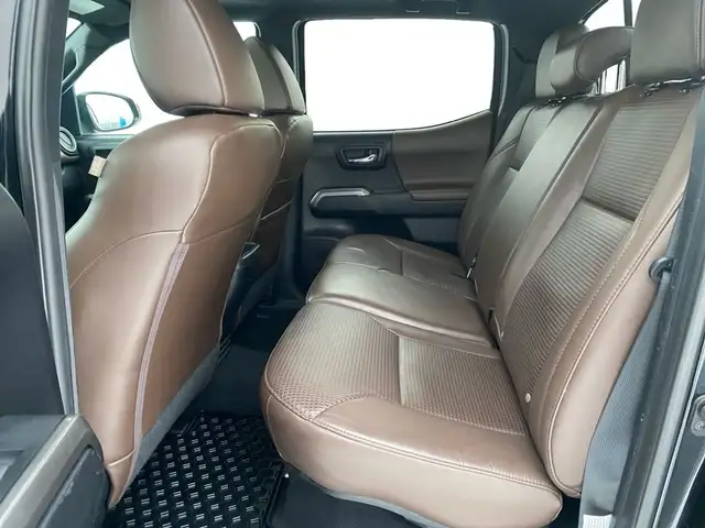 2018 Toyota Tacoma 4x4 Double Cab V6 Auto TRD Off Road in Cars & Trucks in Edmonton - Image 17