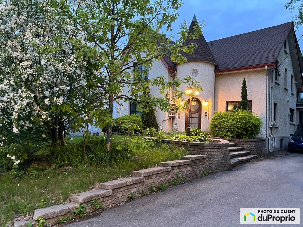 $749,000 - Condominium for sale in Longueuil (Vieux-Longueuil) — photo 2