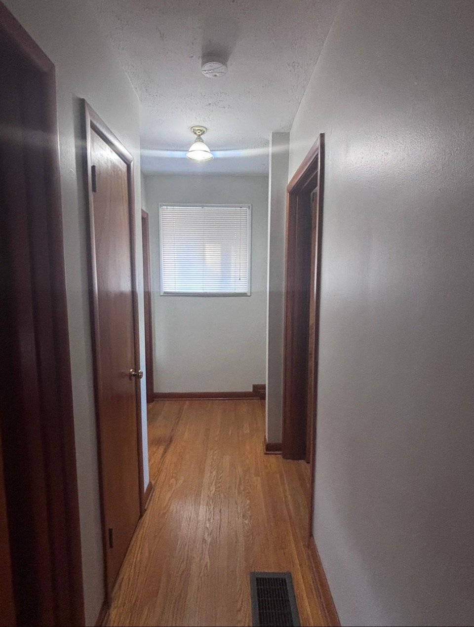 OCTOBER 1 - 3 BEDROOM HOUSE WITH WATER VIEW - BROCKVILLE 4