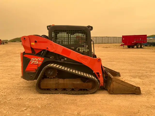 2018 KUBOTA SVL75-2 Skidsteer GONE TO 6&6 AUCTION in Heavy Equipment in Barrie - Image 5