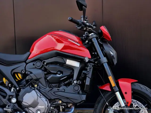 2023 Ducati Monster + Ducati Red in Sport Bikes in Oshawa / Durham Region - Image 15