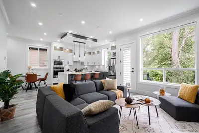 New Listing in Langley! This brand new, 3-level home is a must-see! Featuring 4 bright and spacious...