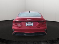 This Kia Forte has a powerful Regular Unleaded I-4 2.0 L/122 engine powering this Variable transmiss... (image 4)