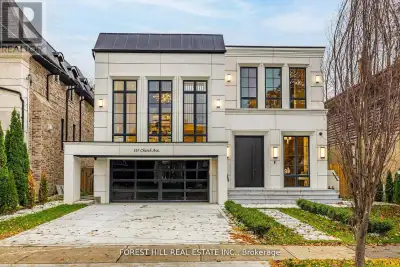 **Top-Ranked School---Earl Haig SS***ONE OF A KIND-----LUXURIOUS CUSTOM-BUILT-----A remarkable home-...