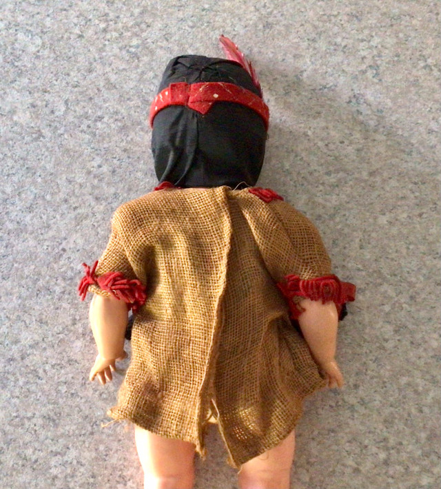 Poupée amérindienne, poupée petite indienne de collection 1960 dans Art et objets de collection  à Ville de Montréal - Image 3
