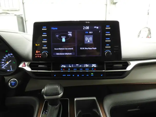 2024 TOYOTA SIENNA XLE HYBRIDE, 8 PASSAGERS, JAMAIS ACCIDENTÉ!!! in Cars & Trucks in City of Montréal - Image 12