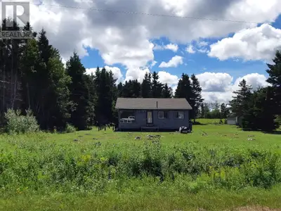 Here is a 3 bedroom cottage on a large 2.62 Acre lot with 2 minute walk to the water of Cascumpec Ba...