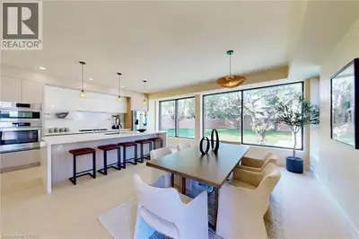 A Rare Toronto Offering - Scale, Privacy & Possibility In a market where truly exceptional propertie...