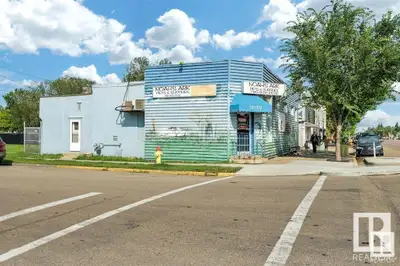 Daycare Opportunity in Morinville AB or Convenience Store.Mix Commercial use opportunity to own a pi...