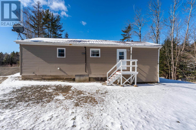 2567 Fourth Lake Road Doucetteville, Nova Scotia in Houses for Sale in Yarmouth - Image 3