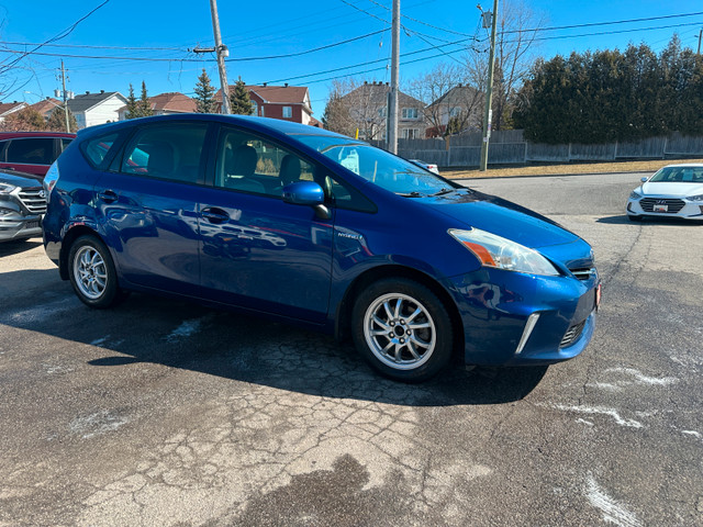 2012 Toyota Prius V – Hybrid in Cars & Trucks in Ottawa - Image 3