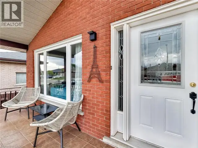 18 PAVAROTTI Court Hamilton, Ontario in Houses for Sale in Hamilton - Image 4