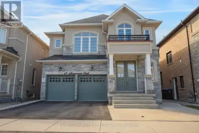 Beautiful and large executive home offering stately curb appeal with 4+2 bedrooms, 5+1 bathrooms, 2...