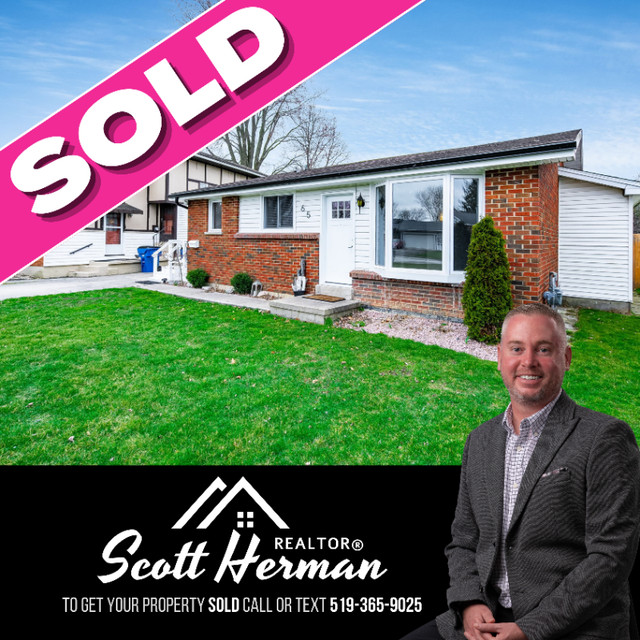 SOLD | 65 Oriole Parkway in Houses for Sale in Chatham-Kent - Image 2