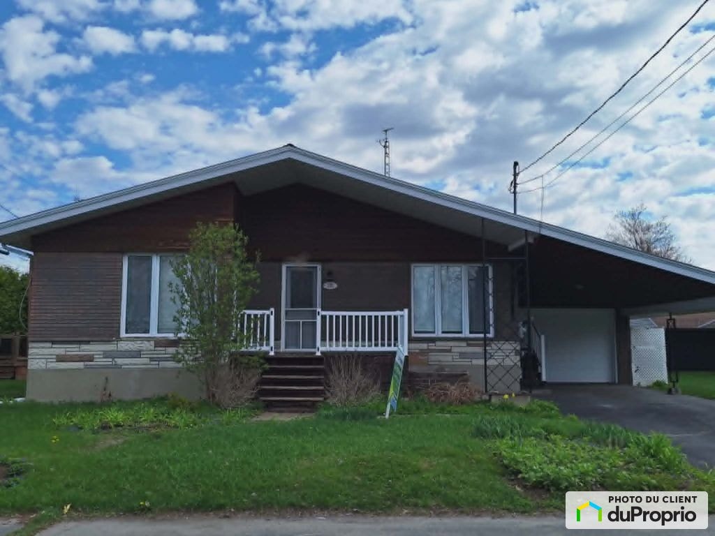 $319,500 - Bungalow for sale in ND-Du-Bon-Conseil — photo 1