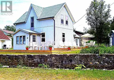 This beautiful 3 bed, 2 bath home has over 750sqft of deck with stunning water views of the Tobermor...