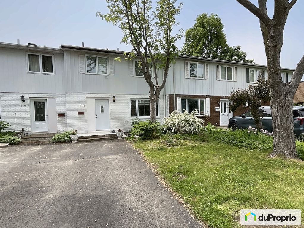 $475,000 - Townhouse for sale in Longueuil (Vieux-Longueuil) — photo 1