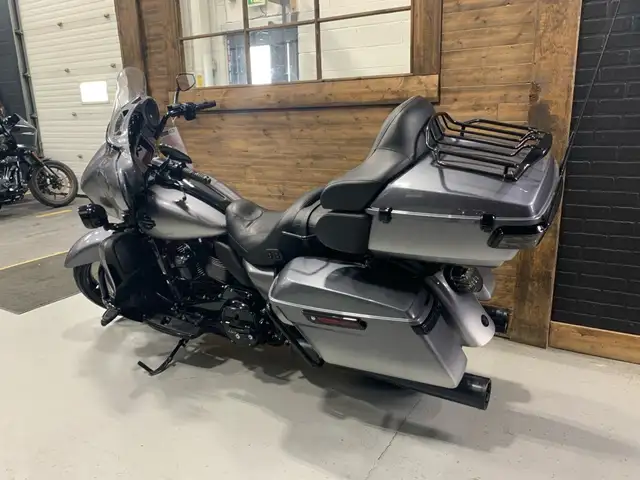 2019 Harley-Davidson CVO Limited in Street, Cruisers & Choppers in Oshawa / Durham Region - Image 8