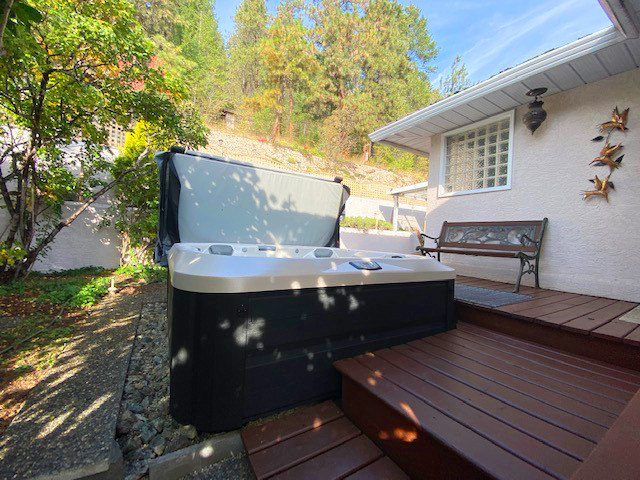 JUMP INTO THE JACUZZI TRUCKLOAD SALE! in Hot Tubs & Pools in Vernon - Image 3