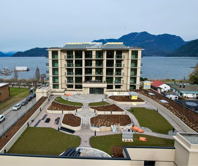 404 120 ESPLANADE AVENUE Harrison Hot Springs, British Columbia in Condos for Sale in Chilliwack - Image 3