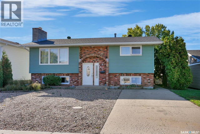 1631 Glendale STREET Moose Jaw, Saskatchewan in Houses for Sale in Moose Jaw - Image 4
