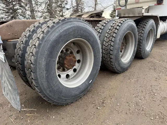 2006 PETERBILT 378 in Heavy Trucks in Saskatoon - Image 26