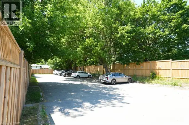 136 JANSEN Avenue Kitchener, Ontario in Long Term Rentals in Kitchener / Waterloo - Image 29