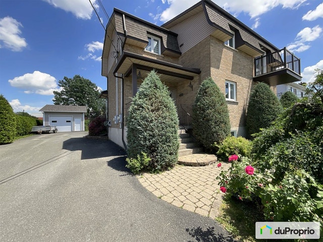 $619,000 - Duplex for sale in Granby — photo 1