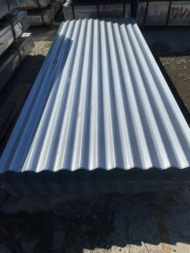 NEW 29 GA WHITE STEEL SIDING SHEET 18 FT 16 FT, 14 FT, 12 FT, 10 in Roofing in Medicine Hat - Image 6